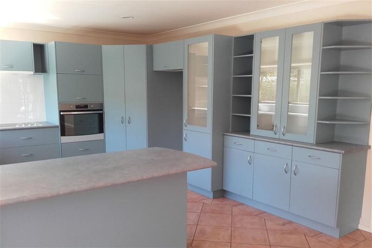 Photo of property in 117 Lakeside Drive, Orewa, 0931