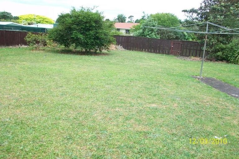Photo of property in 31 Felgrove Street, Glendene, Auckland, 0602
