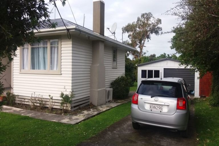 Photo of property in 32 Johnston Street, Featherston, 5710