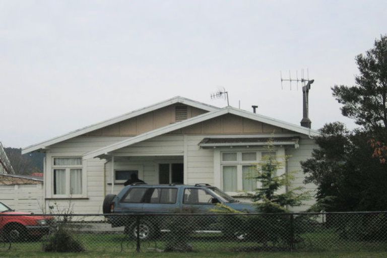 Photo of property in 40 Bowling Road, Greenmeadows, Napier, 4112