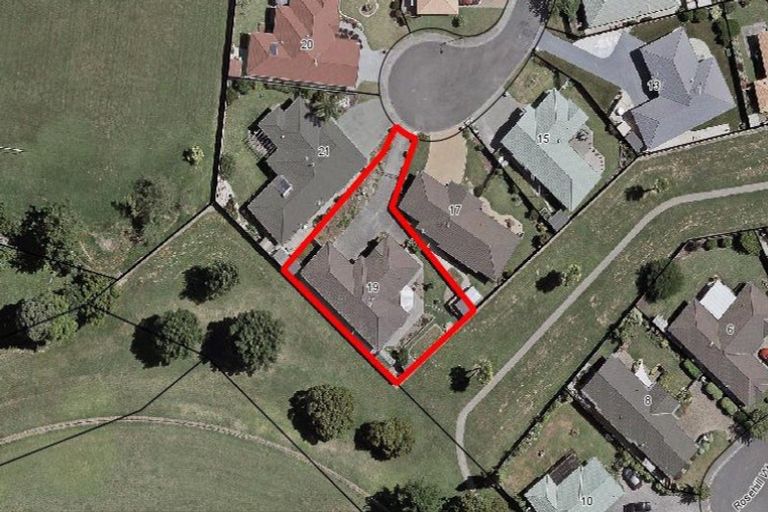 Photo of property in 19 Addington Place, Taradale, Napier, 4112