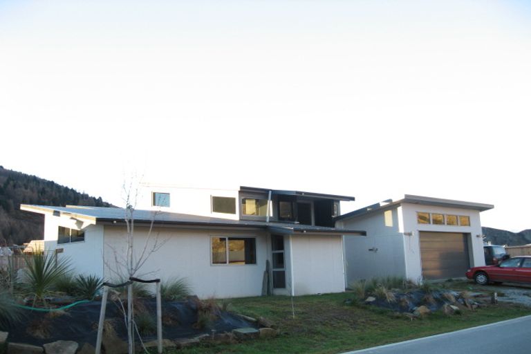 Photo of property in 3 Amber Close, Arthurs Point, Queenstown, 9371