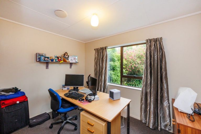 Photo of property in 35 Kowhai Street, Tokomaru, Palmerston North, 4474