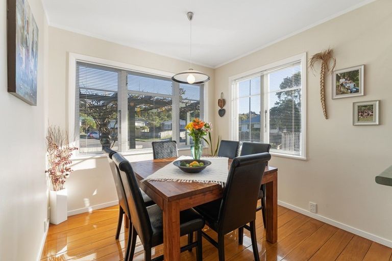 Photo of property in 44 Hookway Grove, Paraparaumu, 5032