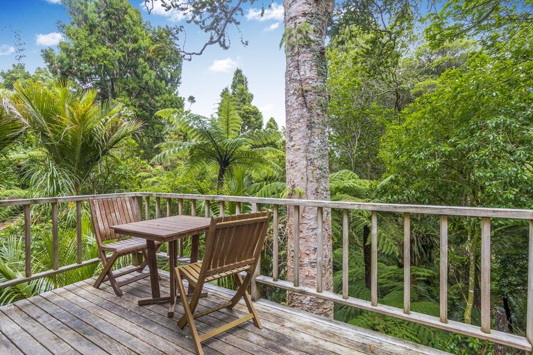 Photo of property in 409 Titirangi Road, Titirangi, Auckland, 0604