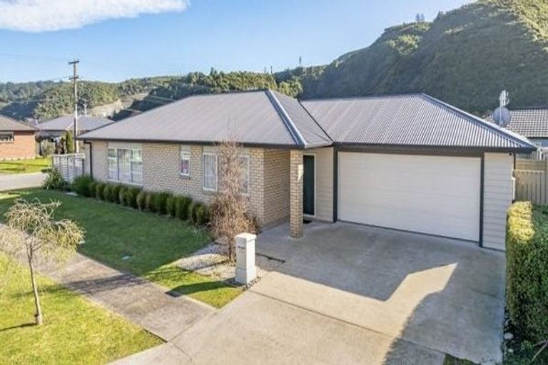 Photo of property in 108 Farmer Crescent, Taita, Lower Hutt, 5011