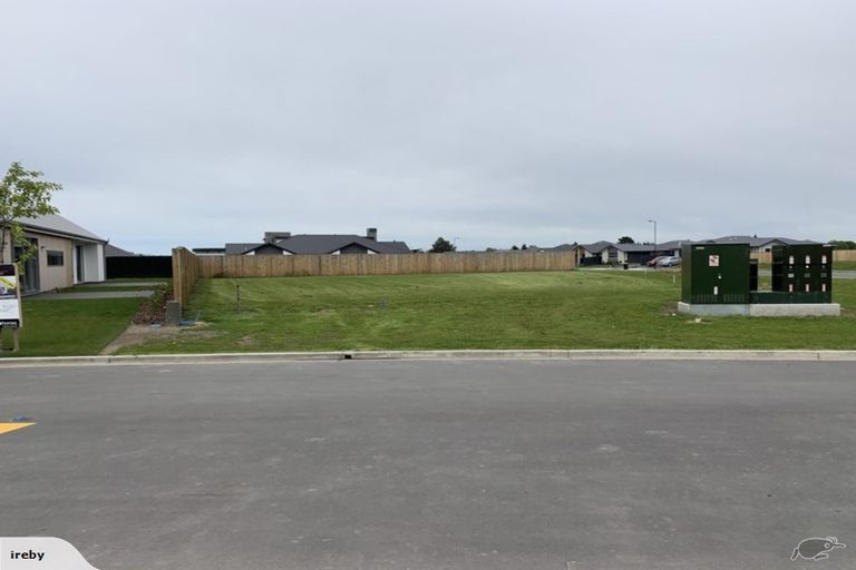 Photo of property in 27 Chatsworth Avenue, Rangiora, 7400