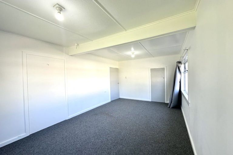 Photo of property in 90 Centennial Avenue, Waitara, 4320