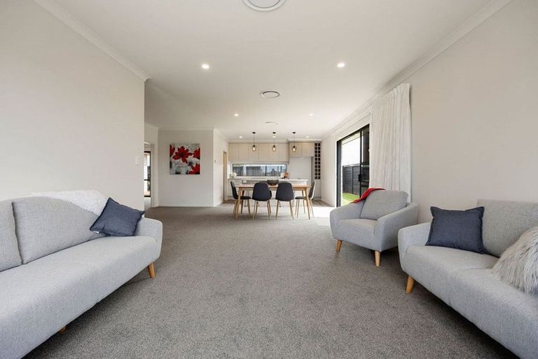 Photo of property in 44 Norfolk Drive, Cambridge, 3434