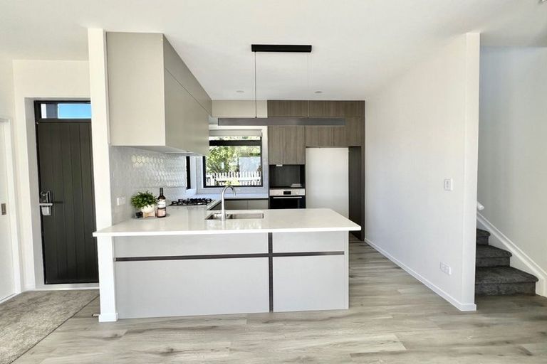 Photo of property in 13e Matterhorn Crescent, Northpark, Auckland, 2013