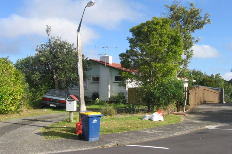 Photo of property in 10 Ngatoa Place, Glenfield, Auckland, 0629