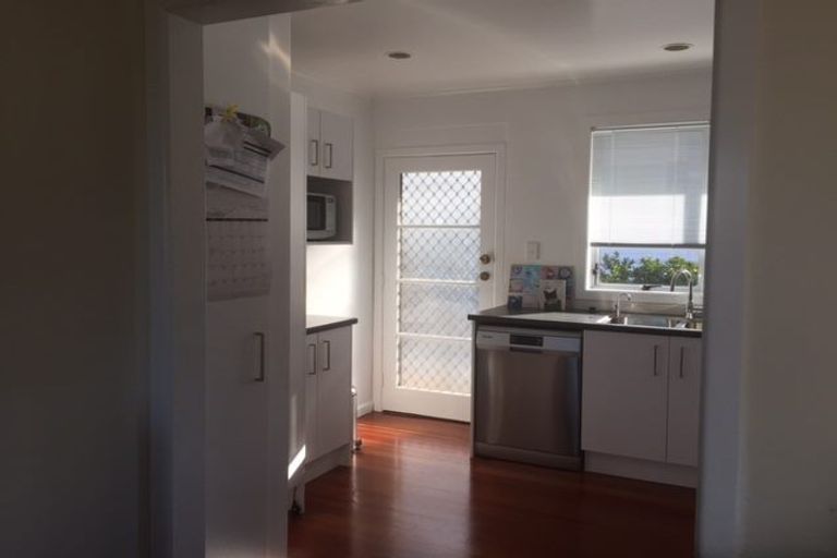 Photo of property in 1/54 Richards Avenue, Forrest Hill, Auckland, 0620