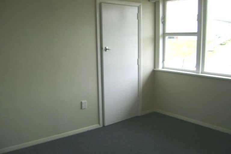 Photo of property in 28 Bellona Place, Cannons Creek, Porirua, 5024