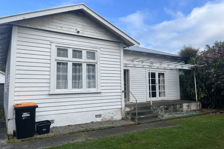 Photo of property in 28 Colombo Street, Hokowhitu, Palmerston North, 4410