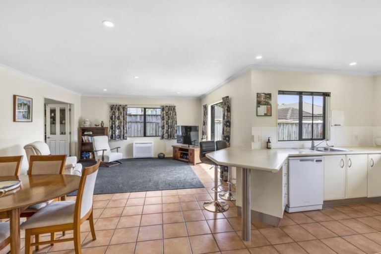 Photo of property in 2/32 Bauchop Road, Waterloo, Lower Hutt, 5011