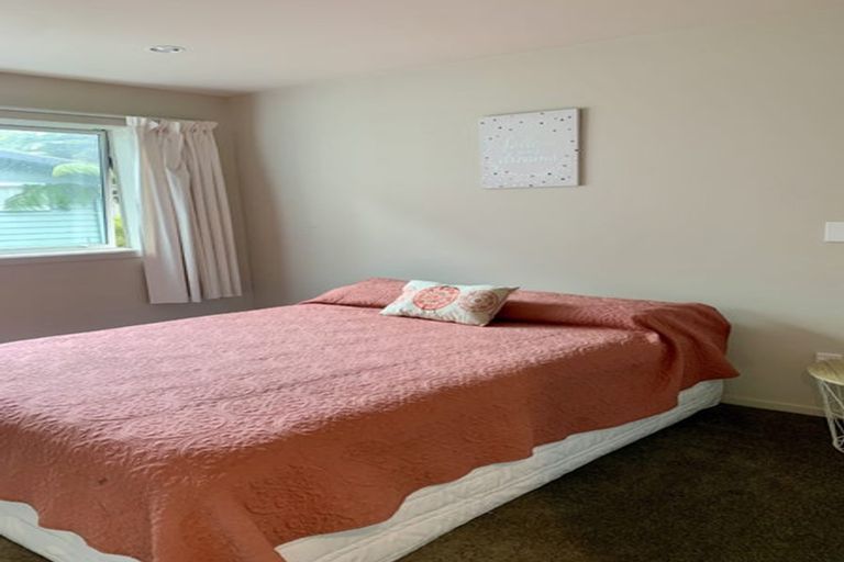 Photo of property in 9 Duncan Street, Tawa, Wellington, 5028