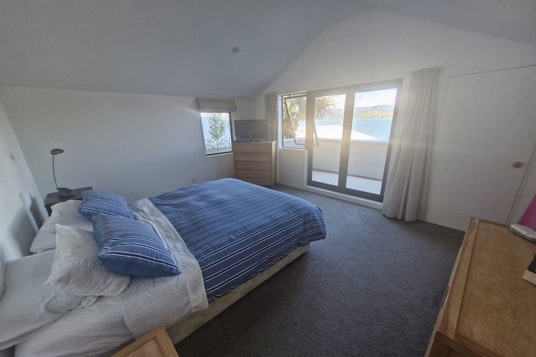 Photo of property in 287 Karaka Bay Road, Karaka Bays, Wellington, 6022
