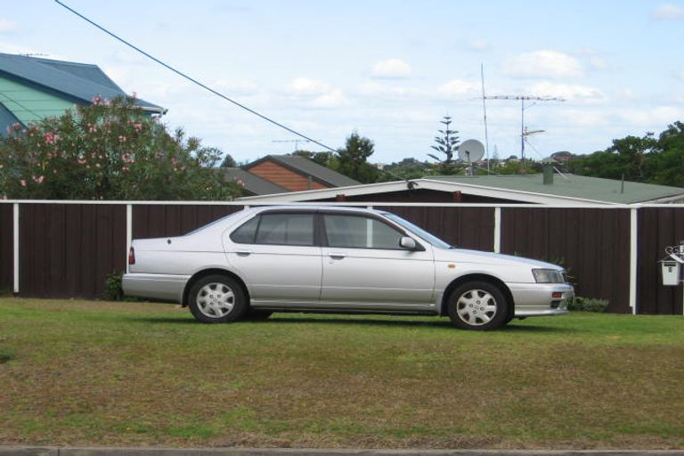 Photo of property in 2/32 Kowhai Road, Campbells Bay, Auckland, 0630