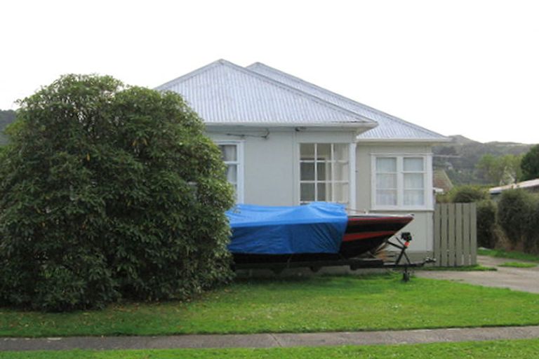 Photo of property in 9 Hughes Crescent, Taita, Lower Hutt, 5011