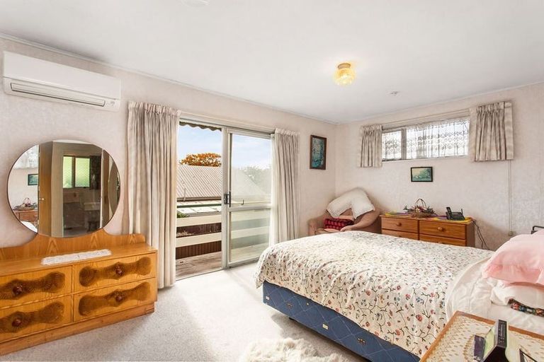 Photo of property in 2/427 Memorial Avenue, Burnside, Christchurch, 8053