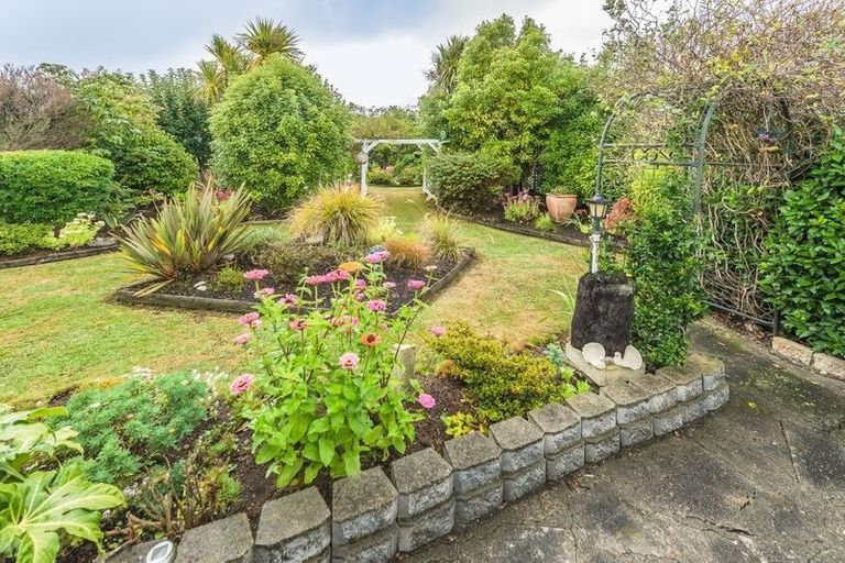 Photo of property in 15 Oaklea Avenue, Marton, 4710