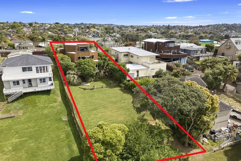 Photo of property in 697 Beach Road, Rothesay Bay, Auckland, 0630