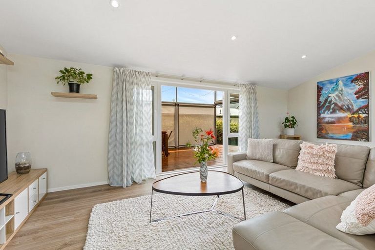 Photo of property in 17 Rheingold Place, Huapai, Kumeu, 0810