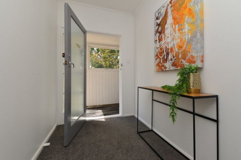 Photo of property in 16 Forest Lake Road, Forest Lake, Hamilton, 3200