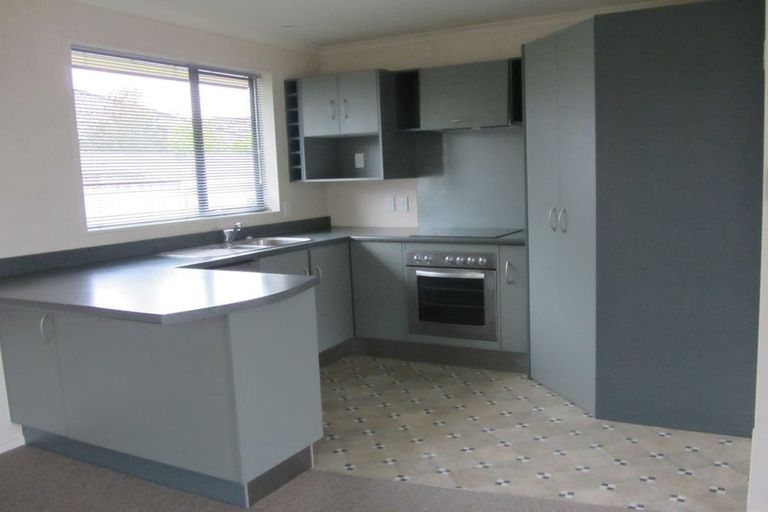 Photo of property in 27 Boston Parade, Kelvin Grove, Palmerston North, 4414