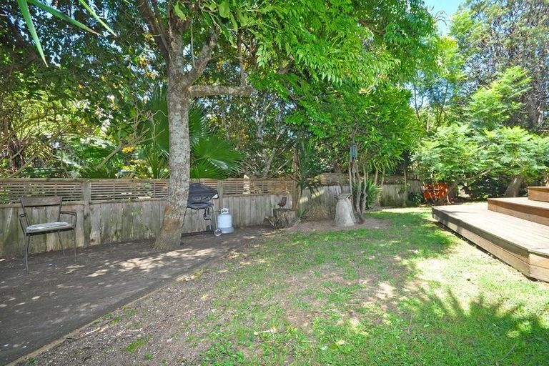 Photo of property in 1/8 Tui Glen Road, Birkenhead, Auckland, 0626