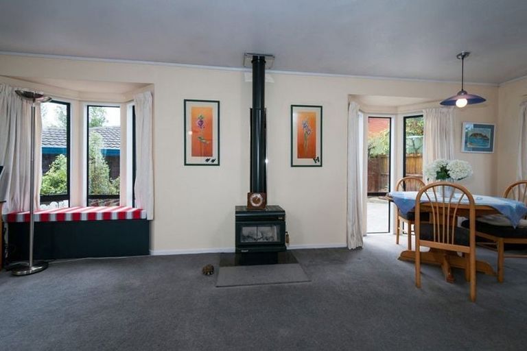 Photo of property in 1/6 Altair Place, Windsor Park, Auckland, 0632