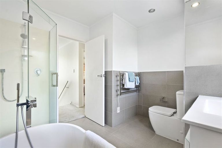 Photo of property in 1/18 Charles Dickens Drive, Mellons Bay, Auckland, 2014