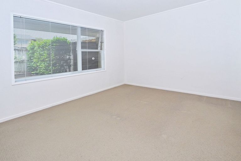 Photo of property in 1/1 Broadview Place, Howick, Auckland, 2014