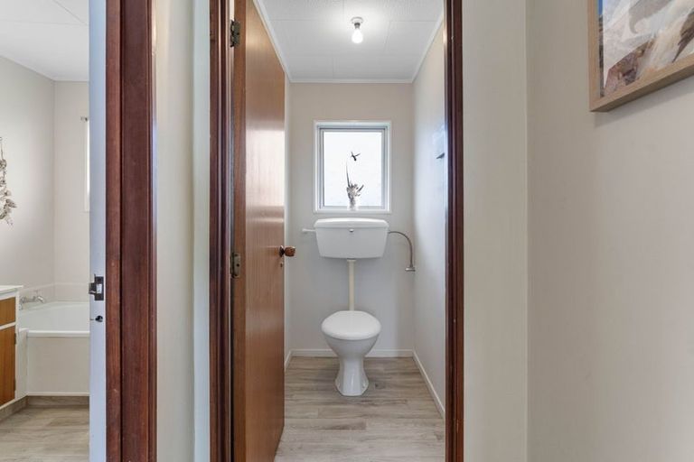 Photo of property in 14 Kempton Place, Richmond Heights, Taupo, 3330