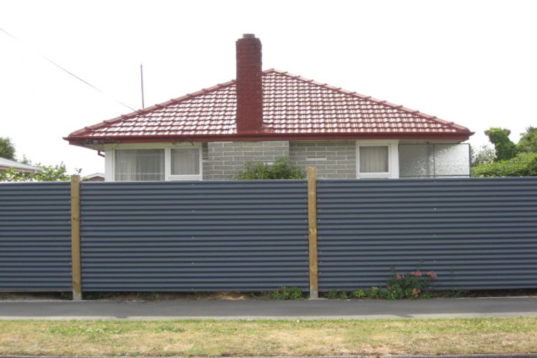 Photo of property in 2/17 Frensham Crescent, Woolston, Christchurch, 8062