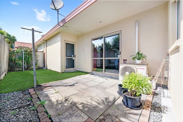 Photo of property in 5/17 Neta Grove, Henderson, Auckland, 0612