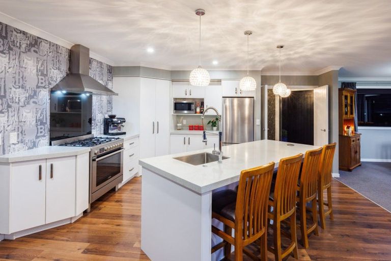 Photo of property in 23 Silicon Way, Fitzherbert, Palmerston North, 4410