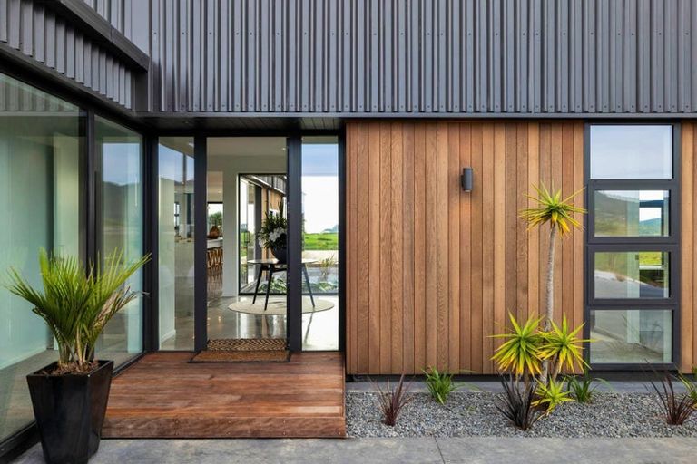 Photo of property in 29 Washer Road, Omata, New Plymouth, 4374