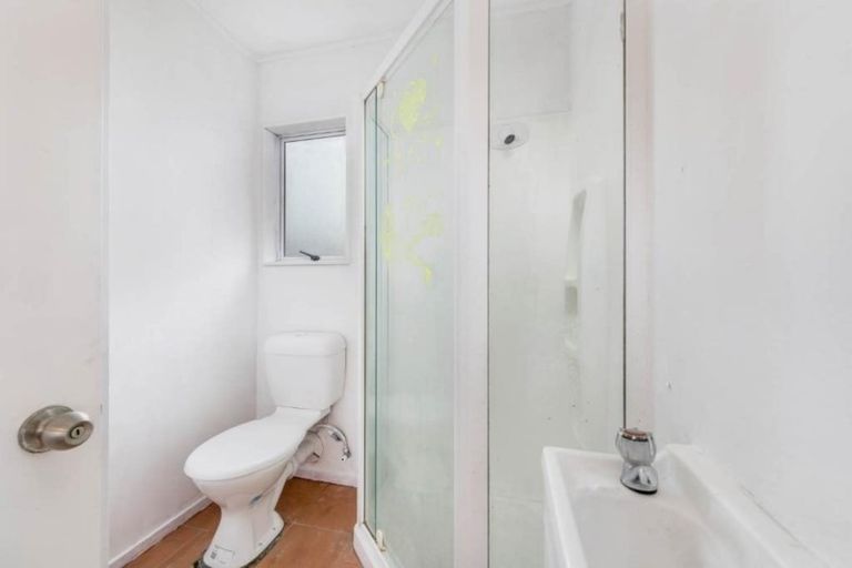 Photo of property in 92 Bruce Mclaren Road, Henderson, Auckland, 0612