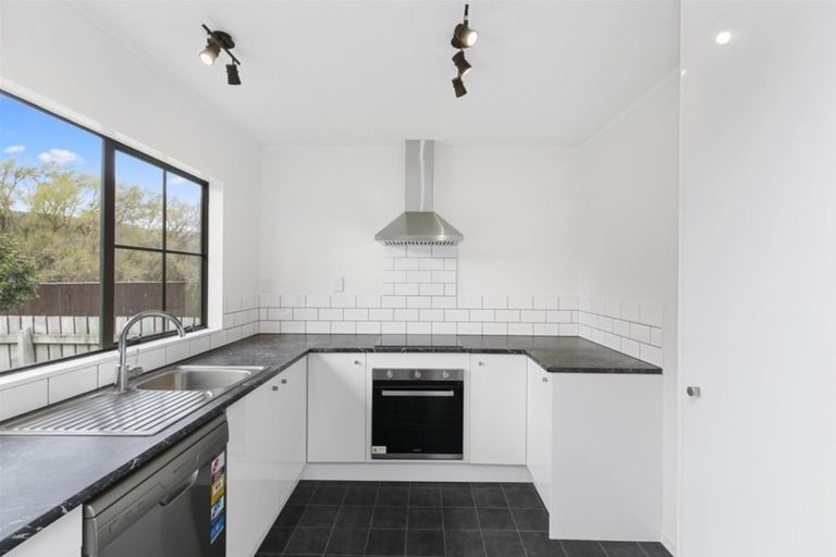 Photo of property in 304a Main Road, Tawa, Wellington, 5028