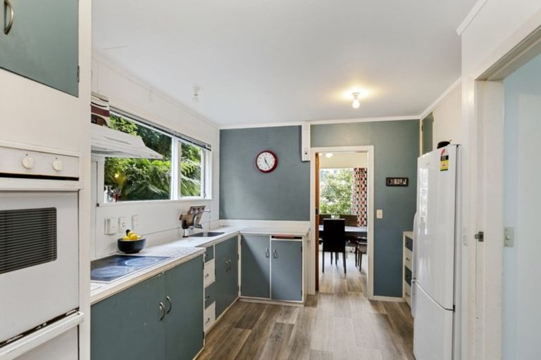 Photo of property in 30 Thurleigh Grove, Karori, Wellington, 6012