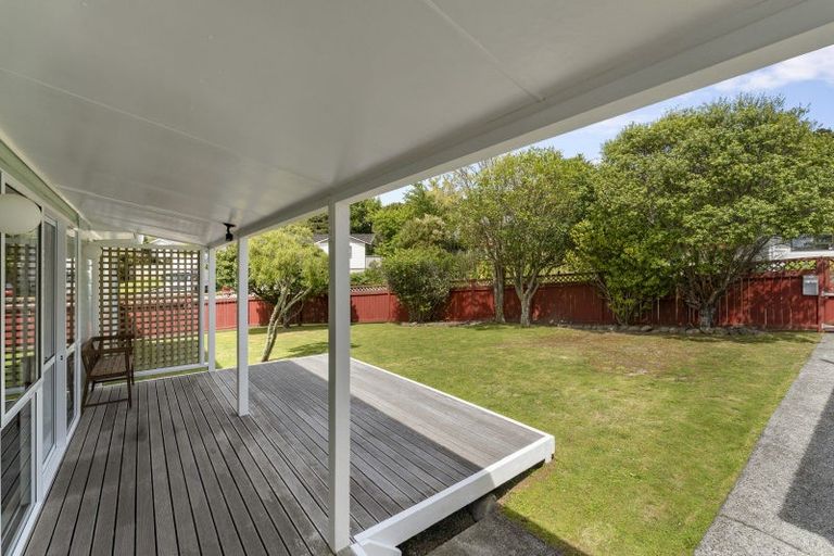 Photo of property in 2 Seagull Place, Whitby, Porirua, 5024