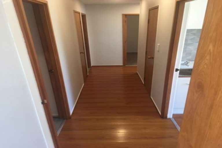 Photo of property in 2/26 Navigator Place, Papatoetoe, Auckland, 2025