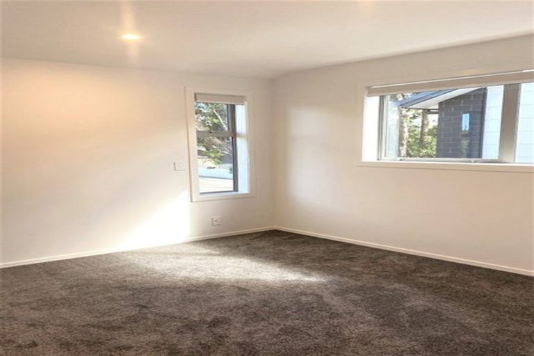 Photo of property in 2 Collingwood Street, Waterloo, Lower Hutt, 5011