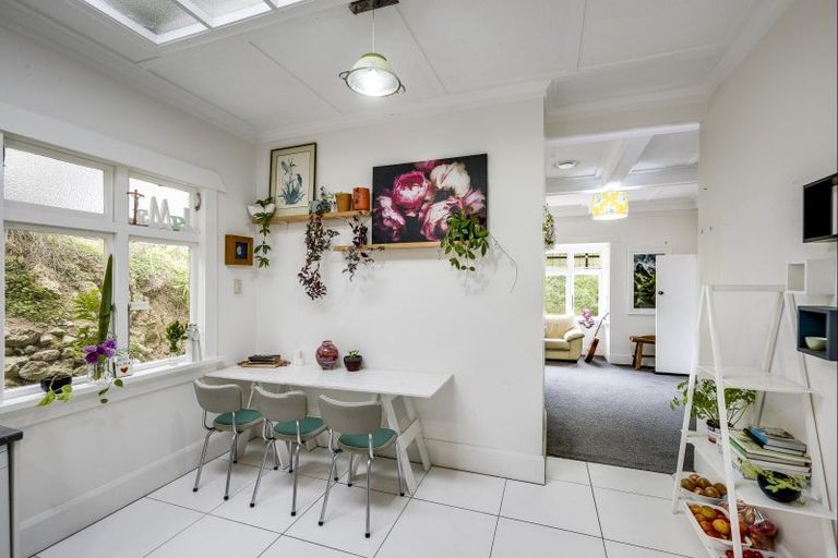 Photo of property in 8 France Road, Bluff Hill, Napier, 4110