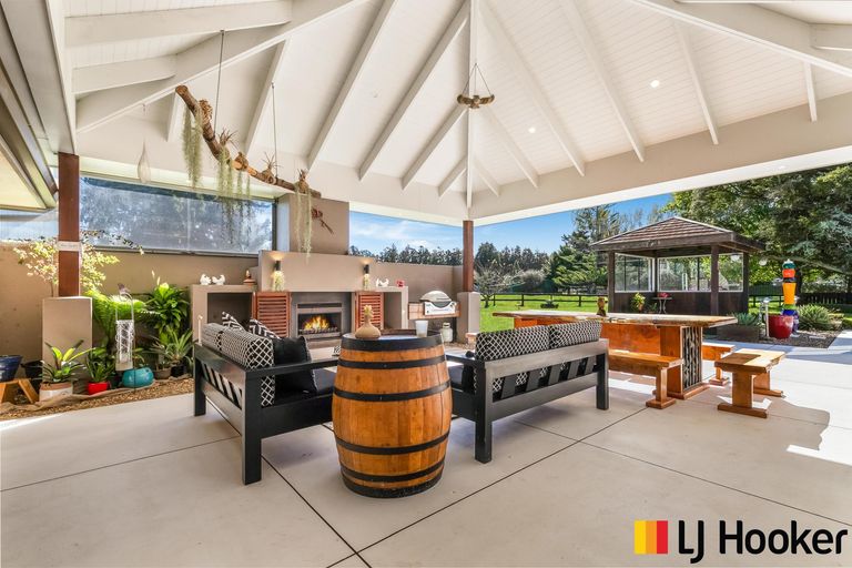 Photo of property in 89 Burnside Road, Ardmore, Papakura, 2582