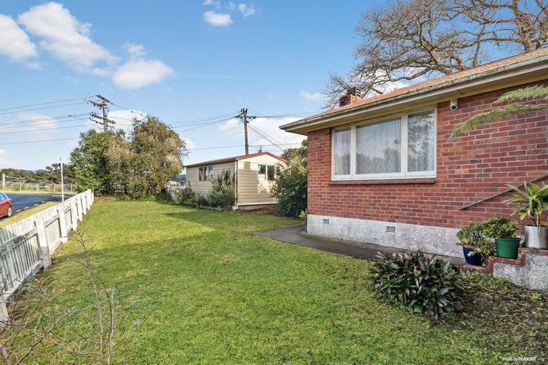 Photo of property in 5 Manui Place, Sunnyvale, Auckland, 0612