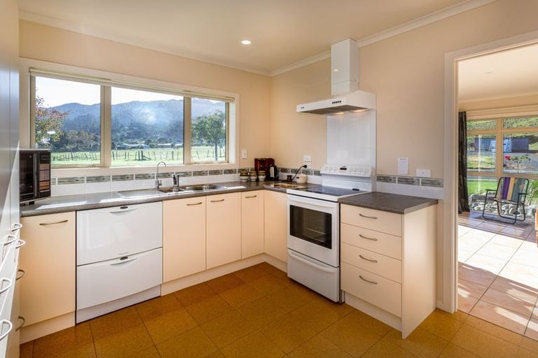Photo of property in 48 Greenhills Drive, Coromandel, 3506