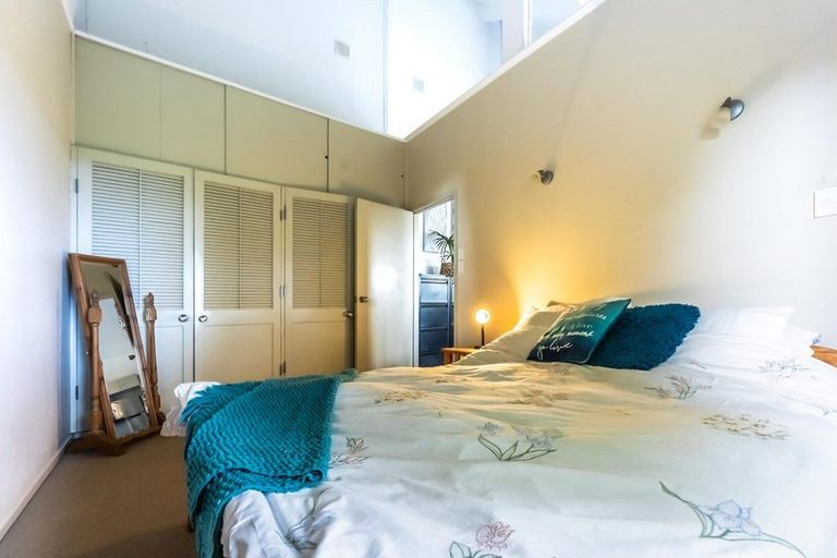 Photo of property in 26b Tower Hill, Stanmore Bay, Whangaparaoa, 0930