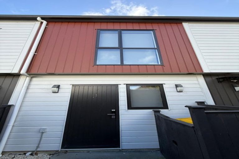 Photo of property in 5/58 Te Atatu Road, Te Atatu South, Auckland, 0610